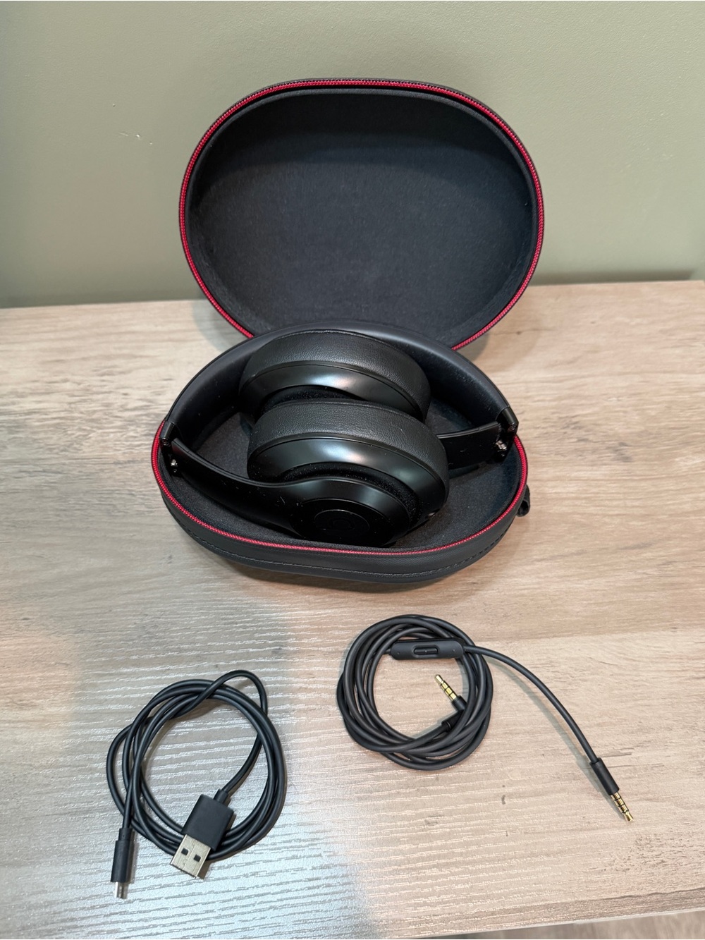Beats Studio 3 Bluetooth Wireless Headphones-Black